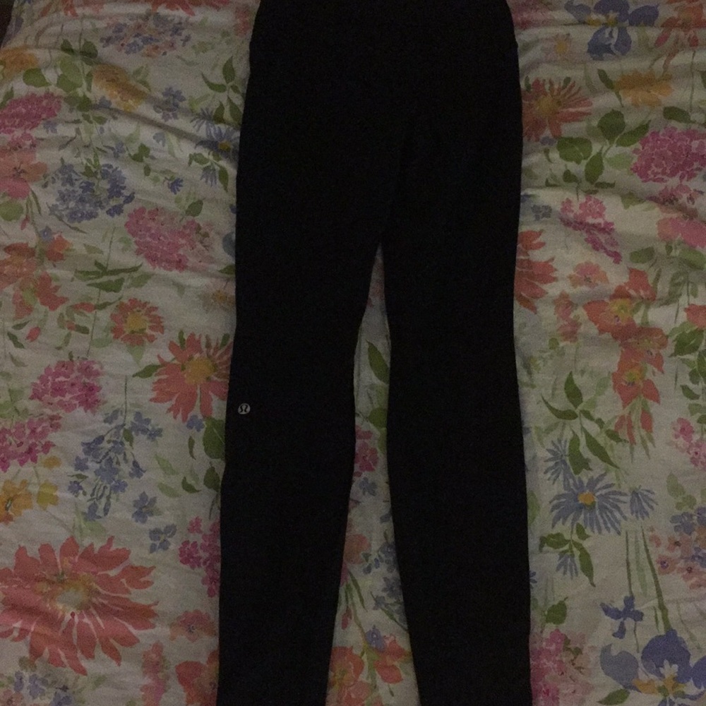 Black Lululemon leggings
